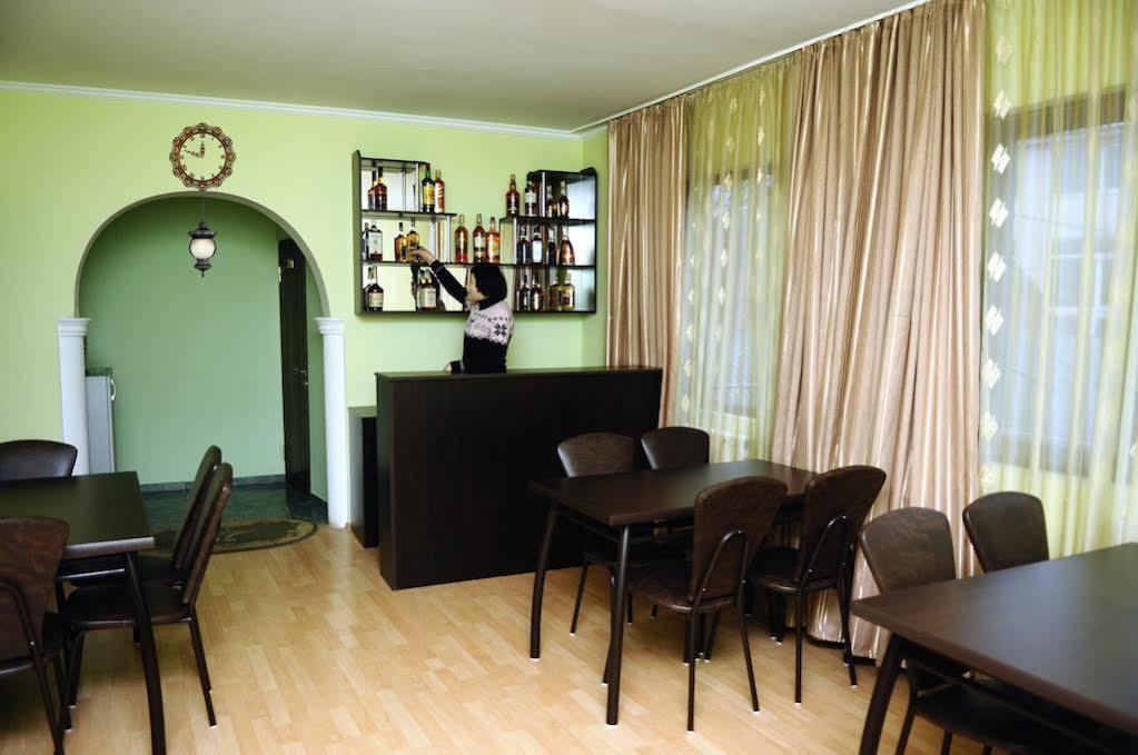 Hotel Lions Tbilisi Esterno foto