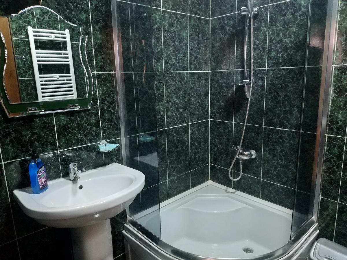 Hotel Lions Tbilisi Esterno foto