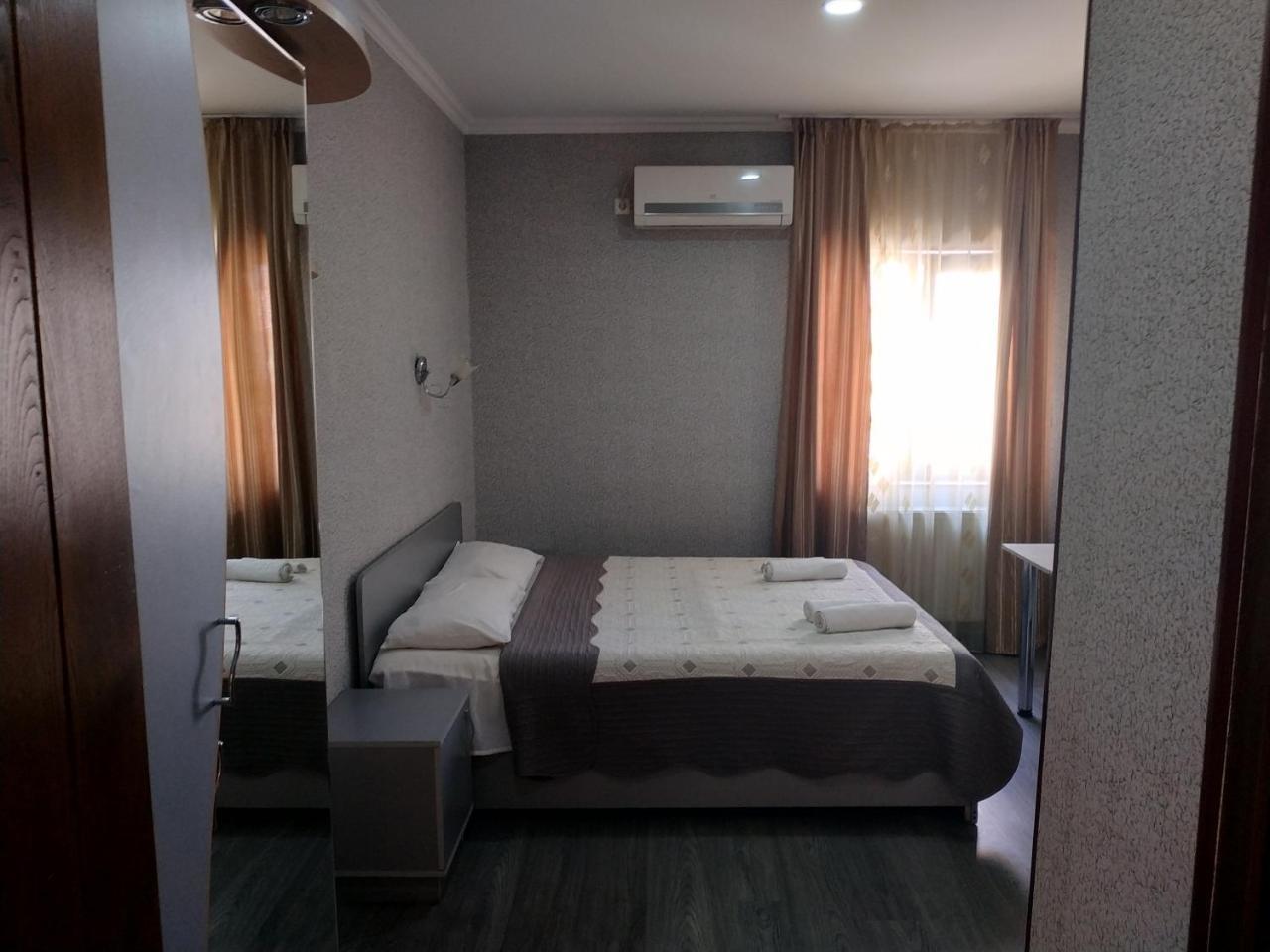 Hotel Lions Tbilisi Esterno foto